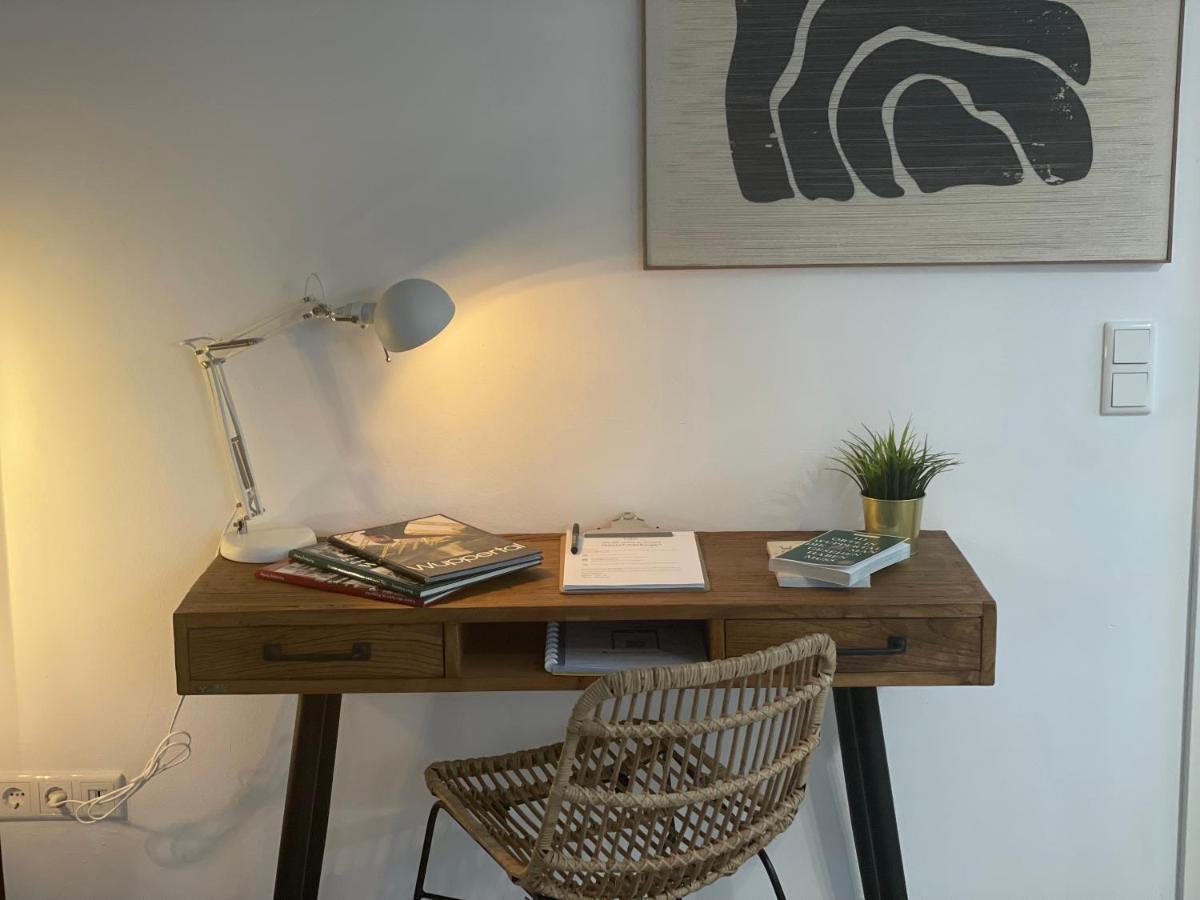 40Qm Wohlfuehl-Apartment Im Gruenen Mit Sorglospaket Wuppertal Bagian luar foto